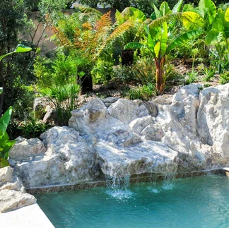 Décor Faux rochers cascade piscine