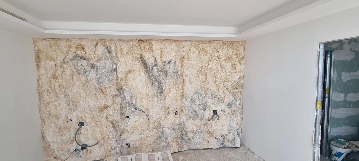 Patine faux rocher polyester – imitation roche naturelle décor mural