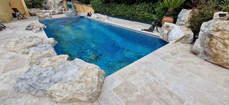 Cascade piscine faux rocher polyester Poly Rock Concept